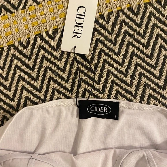 📣NWT Cider Bustier Crop Top - Picture 3 of 3